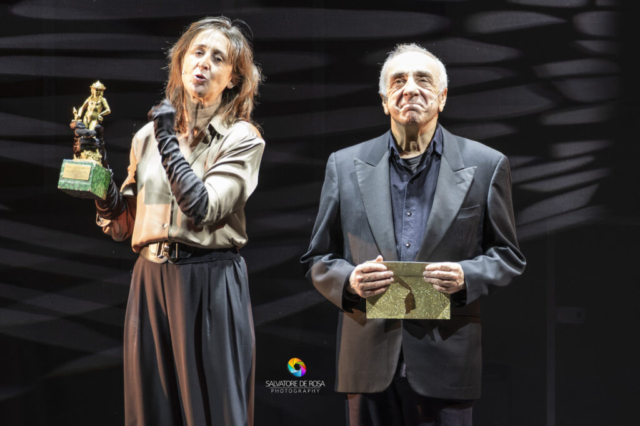 Silvio Orlando incanta Capua con "Ciarlatani": satira e poesia sul palcoscenico del Teatro Ricciardi