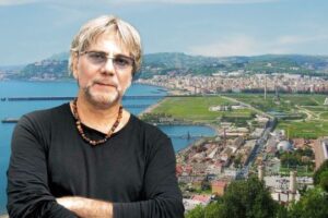 Rosso Napoletano accende Bagnoli: Tony Esposito in concerto per il Maggio dei Monumenti 2025