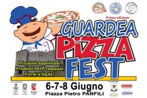 "Forni a legna e pizze napoletane fumanti durante il Guardea Pizza Fest 2025 in Piazza Panfili"