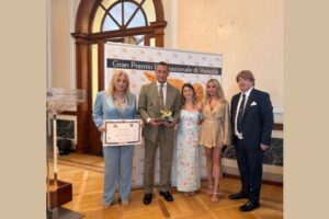 Nicola Scamardella premiato con il Leone d’Oro al Merito a Venezia 2025
