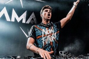 Sei serate indimenticabili tra musica, vip e format esclusivi: Pineta Porto Rotondo domina la nightlife della Costa Smeralda.