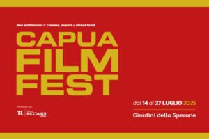 Giardini dello Sperone illuminati durante il Capua Film Fest con pubblico e proiezione all’aperto
