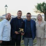 Nicola Scamardella premiato con il Leone d’Oro 2025 al White Chill Out Pozzuoli