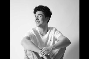 Premiato come Miglior Giovane Attore Luigi Zeno per “La Linea Sottile”, il talento partenopeo è pronto a brillare anche su Netflix