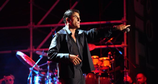 Sal Da Vinci in concerto a Diamante 2025 durante lo spettacolo Stasera che Sera