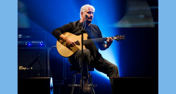 Chitarra storica di Pino Daniele donata a Rai Radio2