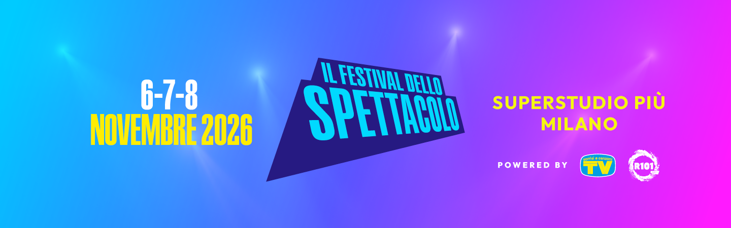 Pubblico e artisti sul palco del Festival dello Spettacolo 2026 al Superstudio Più di Milano.