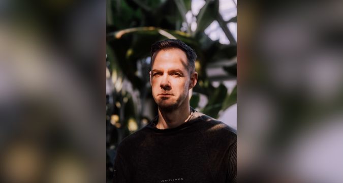 Adam Beyer dj protagonista della serata Techno al Flava Beach di Castel Volturno
