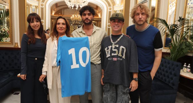 Erasmo Genzini nei panni di Diego Armando Maradona nello spettacolo Numero 10