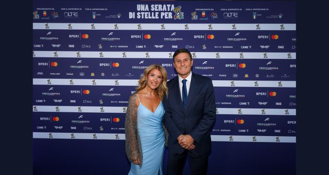 Javier Zanetti e protagonisti dello sport durante Una Serata di Stelle per PUPI a Napoli