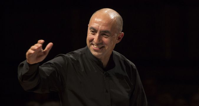 Marco Angius sul podio per il concerto inaugurale della stagione dell’Associazione Alessandro Scarlatti a Napoli.