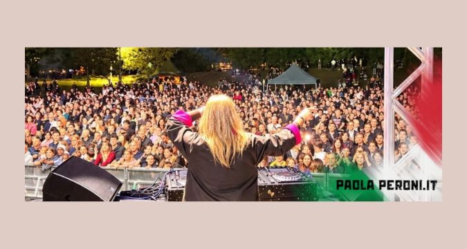 Paola Peroni DJ e produttrice discografica, autrice del singolo Sunkissed Eyes